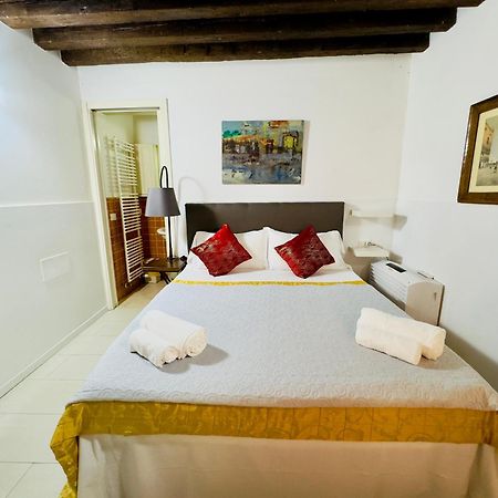 First Dream Venesia Bagian luar foto
