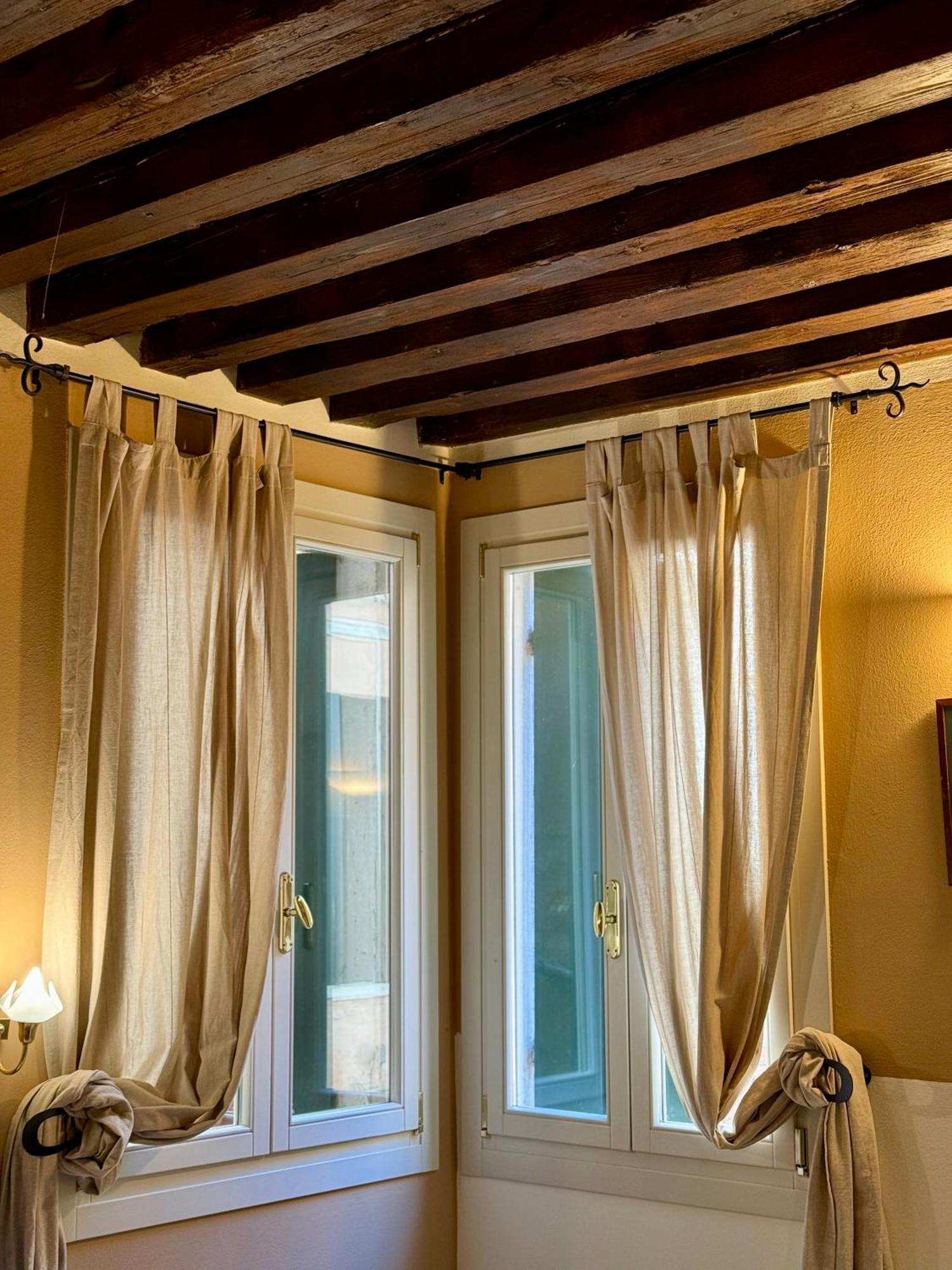 First Dream Venesia Bagian luar foto