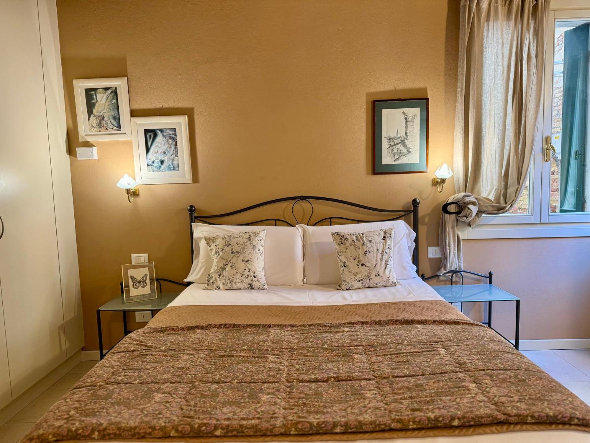 First Dream Venesia Bagian luar foto