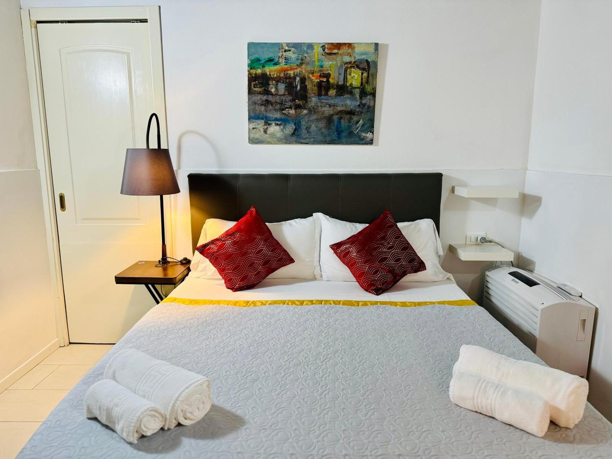 First Dream Venesia Bagian luar foto