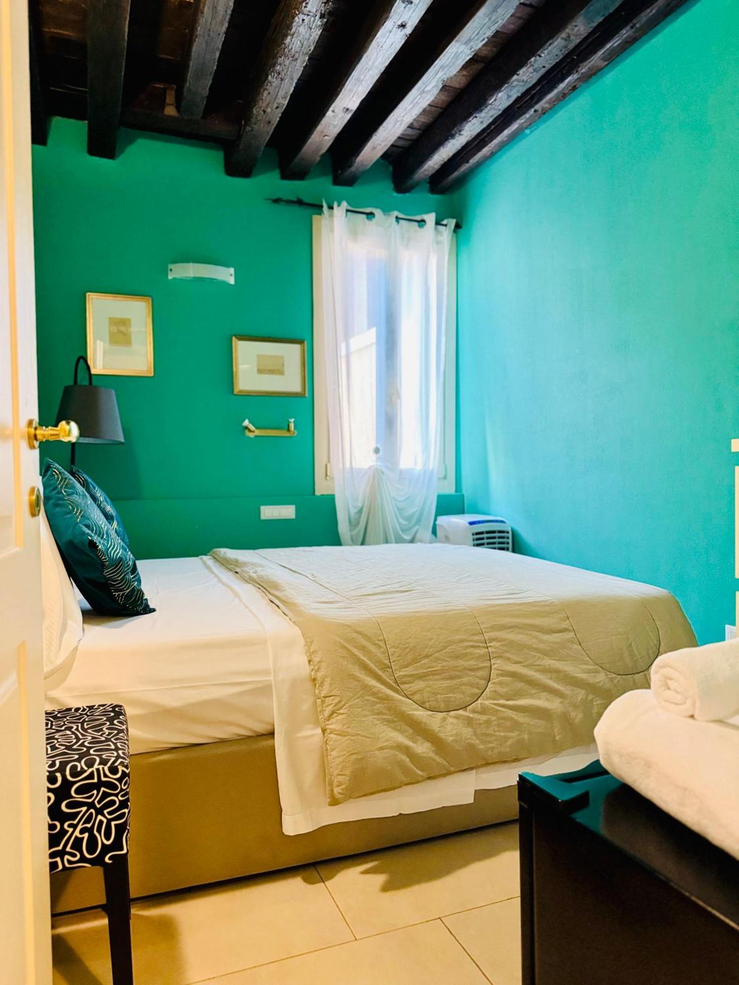 First Dream Venesia Bagian luar foto